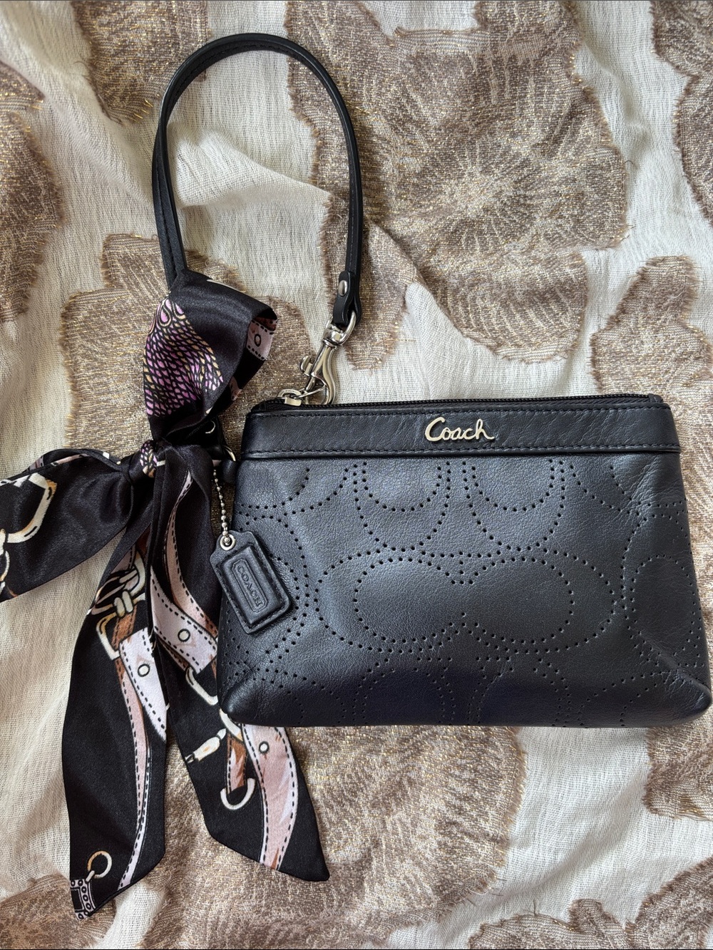 Coach Black Leather Zippered Wristlet Perforated Signature C Bow Scarf Y2K